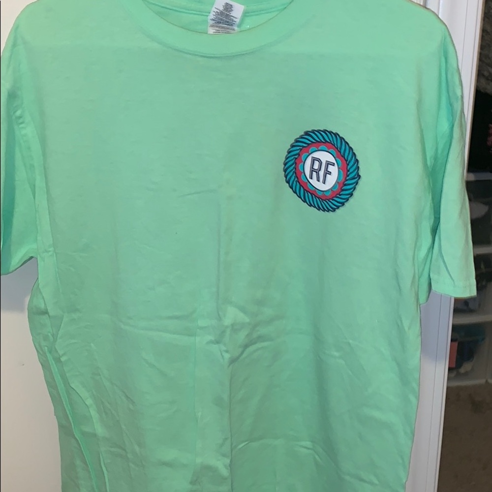 Tee shirt